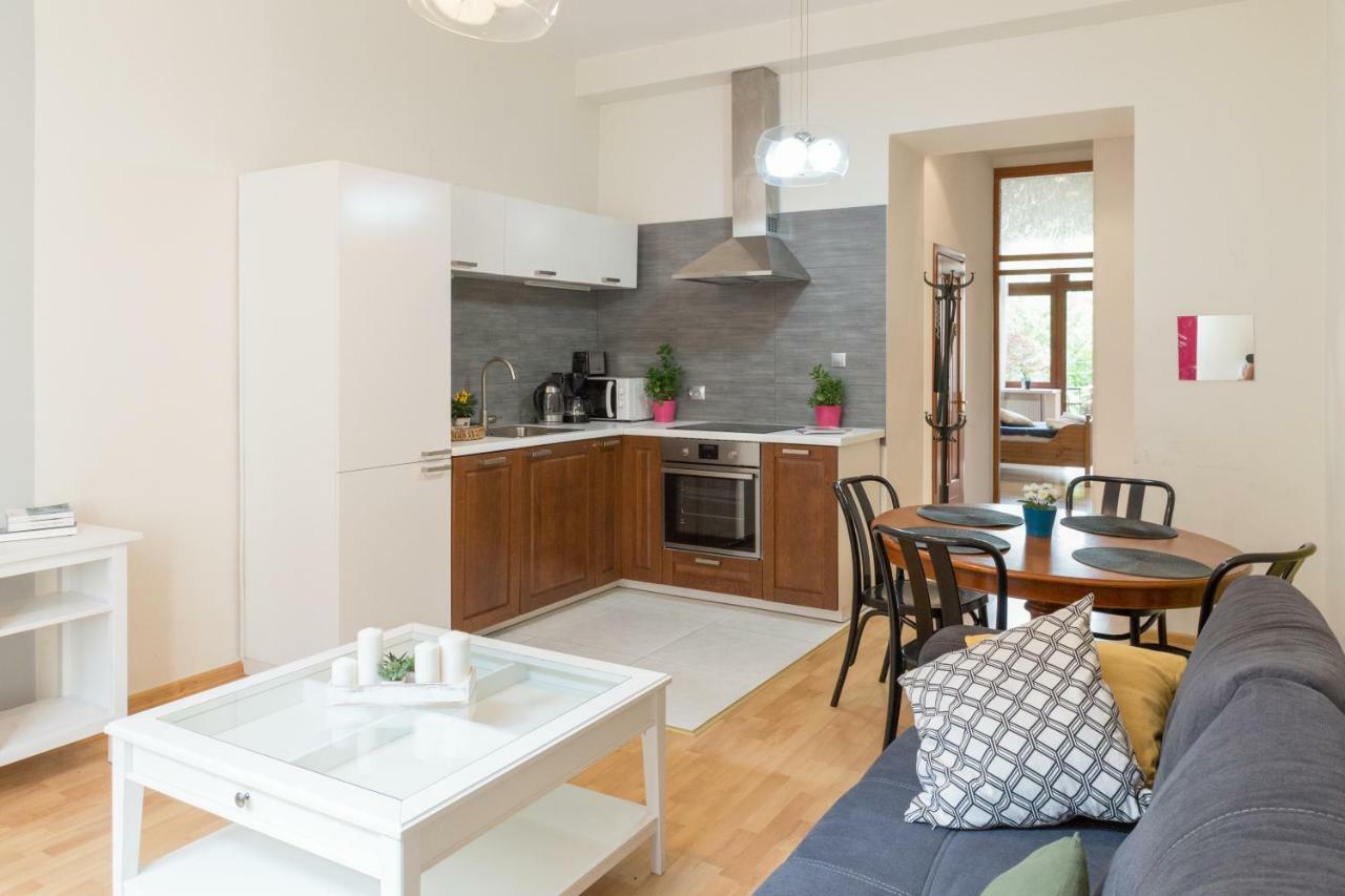 Wonderful Wrzesinska Street Apartment Krakau