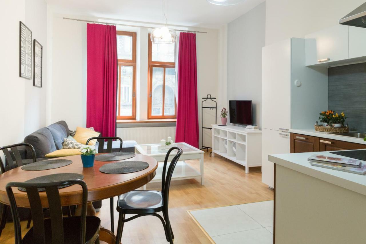 Wonderful Wrzesinska Street Apartment Krakau